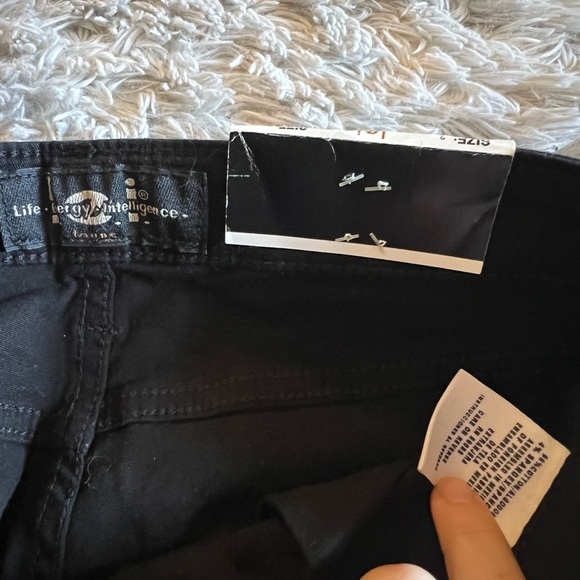 NWT LEI vintage black flare stretch jeans - Picture 3 of 5